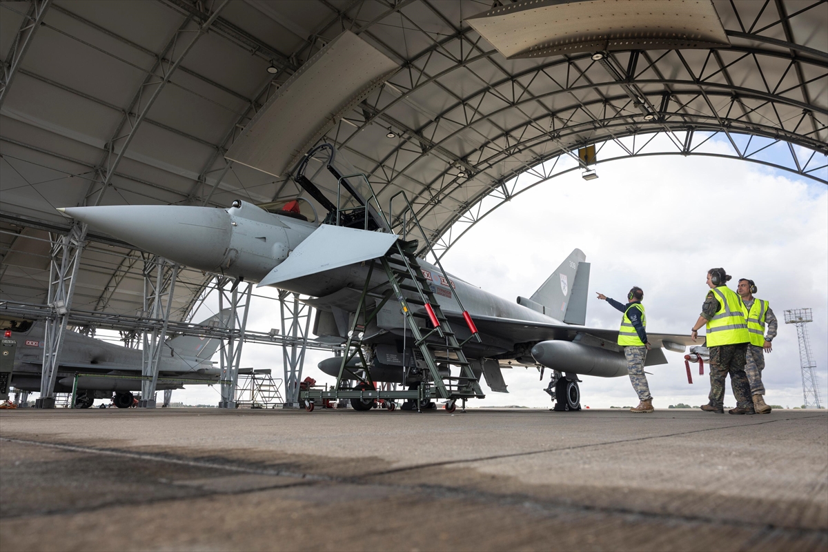 MSB: Eurofighter bakım tesisleri İngiltere'de incelendi