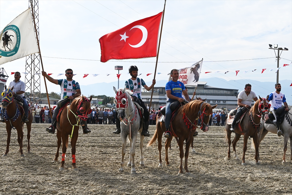 Manisa Turgutlu'da Geleneksel Cirit ve Keşkek Şenliği Coşkusu