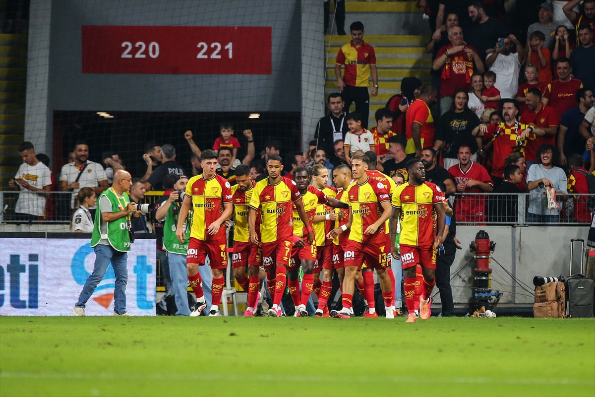 Trendyol Süper Lig: Göztepe, Çaykur Rizespor'u ilk yarıda 1-0 yendi