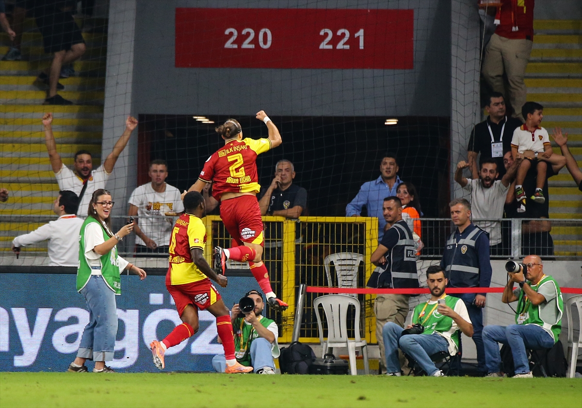 Trendyol Süper Lig: Göztepe, Çaykur Rizespor'u ilk yarıda 1-0 yendi