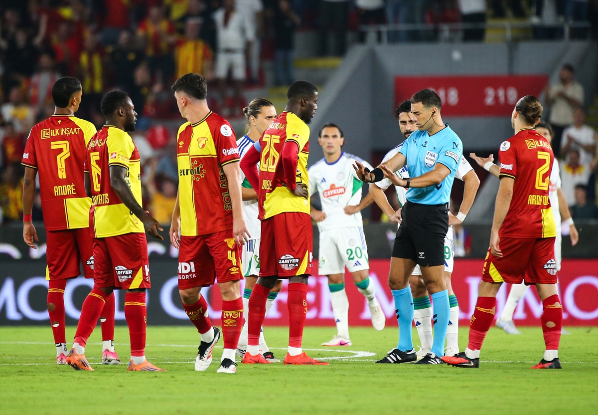 Trendyol Süper Lig: Göztepe, Çaykur Rizespor'u ilk yarıda 1-0 yendi