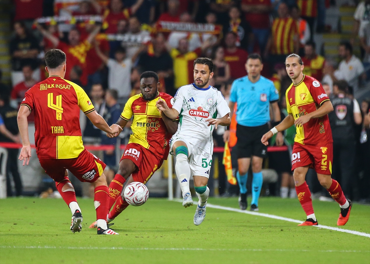 Trendyol Süper Lig: Göztepe, Çaykur Rizespor'u ilk yarıda 1-0 yendi
