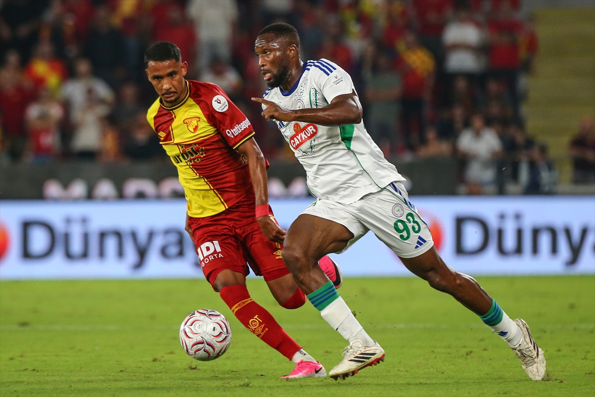 Trendyol Süper Lig: Göztepe, Çaykur Rizespor'u ilk yarıda 1-0 yendi