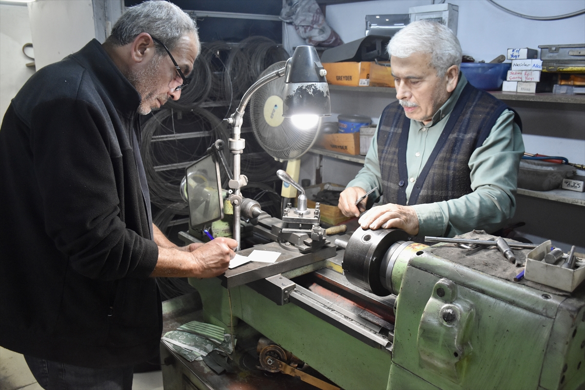 Mesleğini ilk günkü heyecanla sürdüren 62 yıllık tornacı "Yılın Ahisi" seçildi