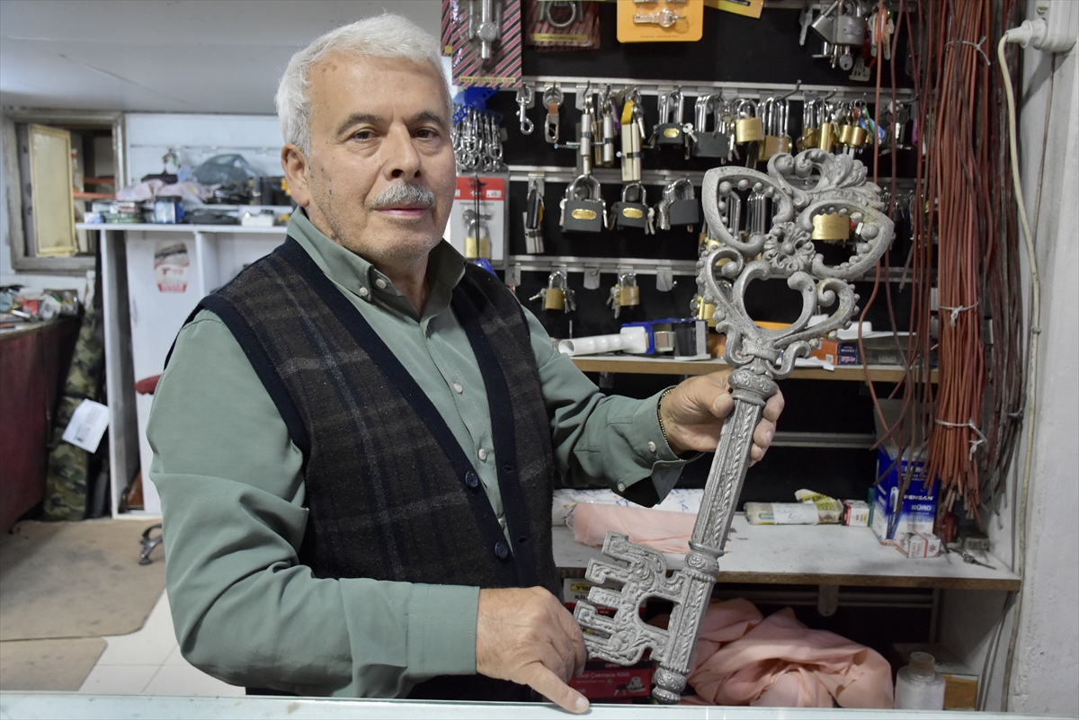 Mesleğini ilk günkü heyecanla sürdüren 62 yıllık tornacı "Yılın Ahisi" seçildi