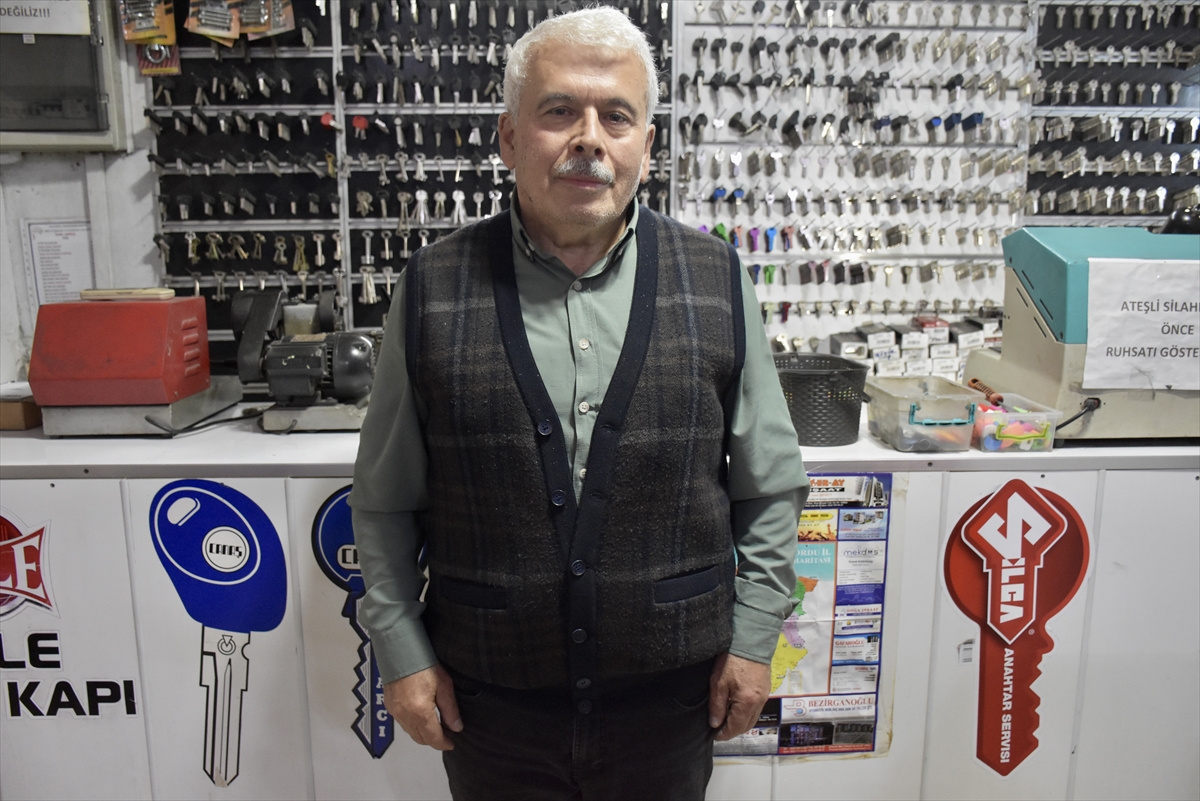 Mesleğini ilk günkü heyecanla sürdüren 62 yıllık tornacı "Yılın Ahisi" seçildi