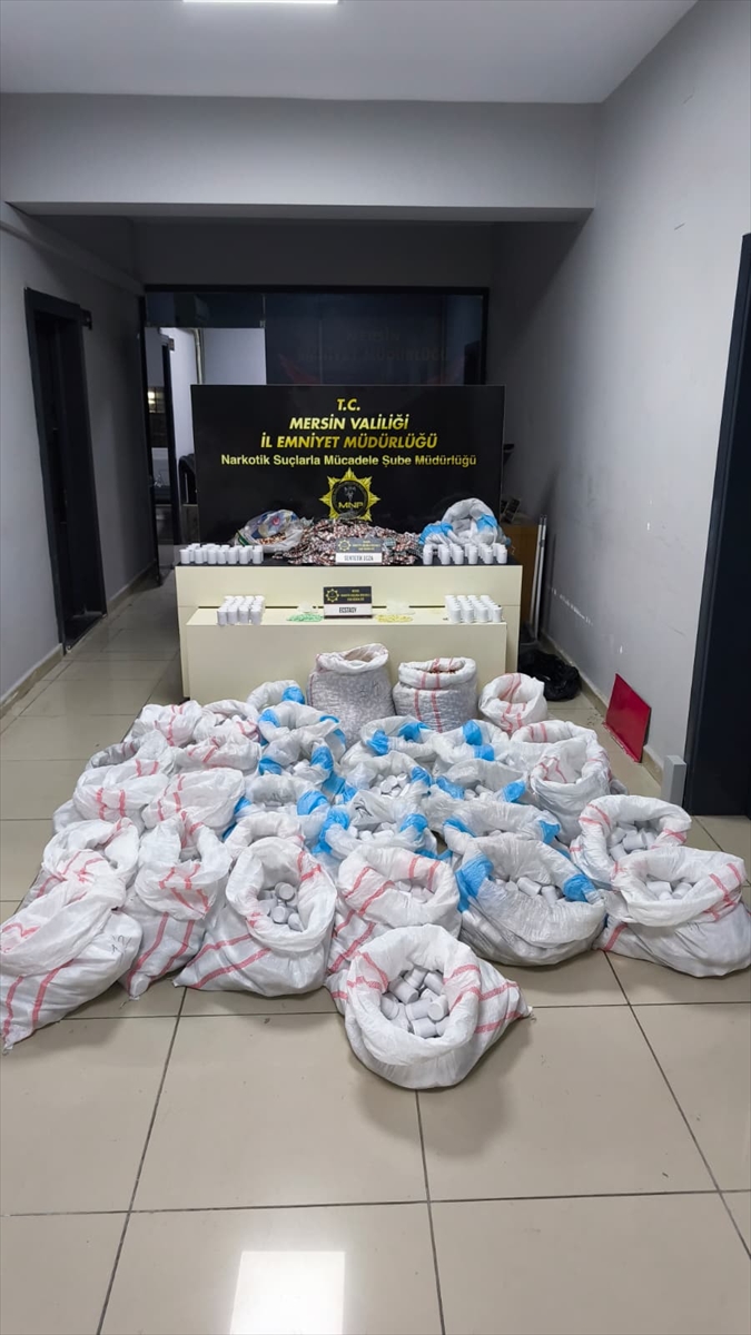 Mersin'de hastane otoparkında 256 bin sentetik hap bulundu