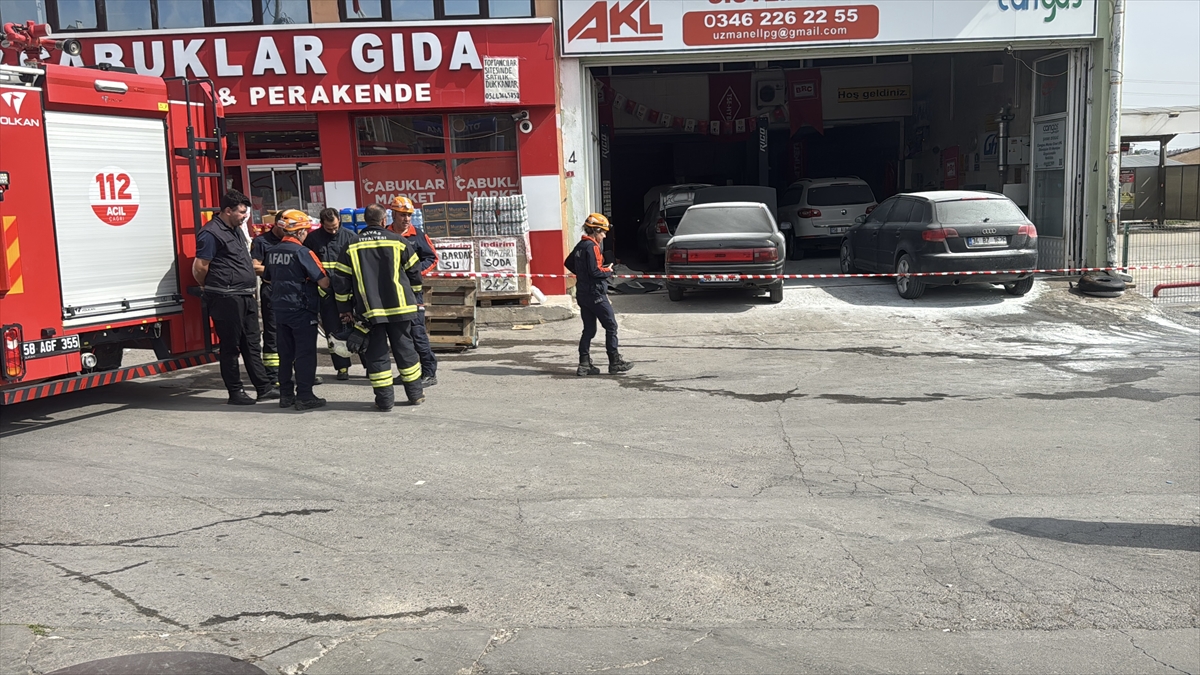 Sivas'ta iş yerinde gaz parlaması: 4 kişi yaralandı