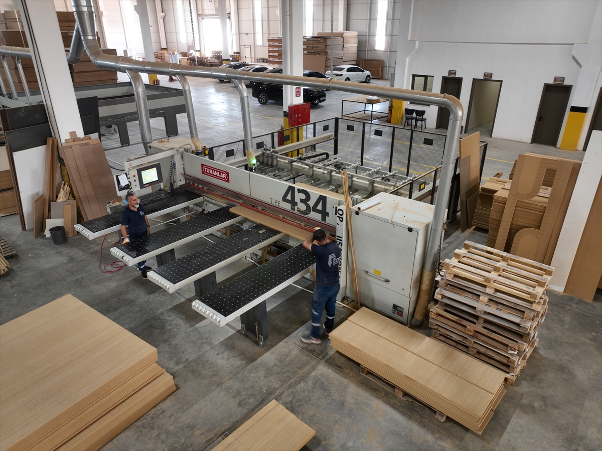 Diyarbakır Karacadağ OSB'de fabrikalar üretime geçti