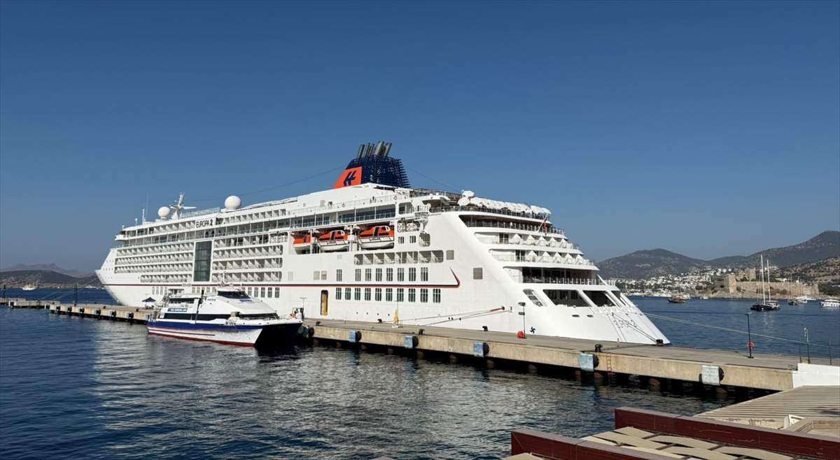 Bodrum'a Europa 2 kruvaziyeri 480 turist getirdi