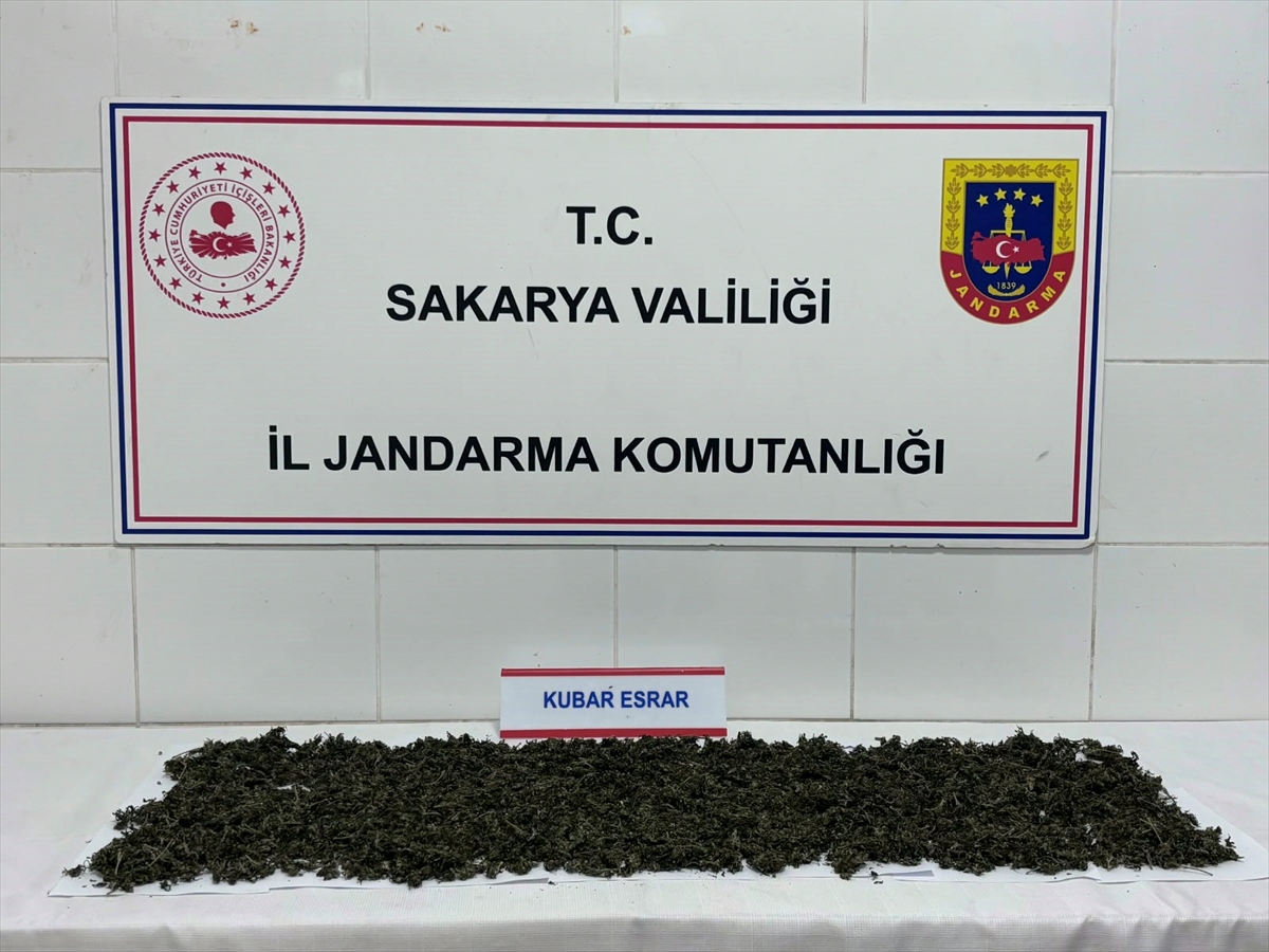 Sakarya'da uyuşturucu operasyonu: 6 kilo esrar ve 4 tutuklama