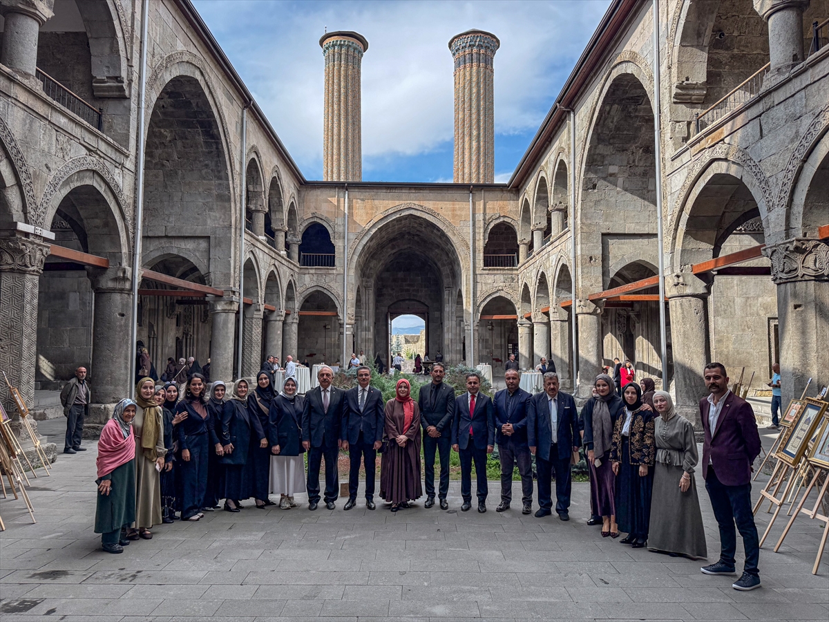 Vali Aydın Baruş: Erzurum'un kültürel zenginliği sergide