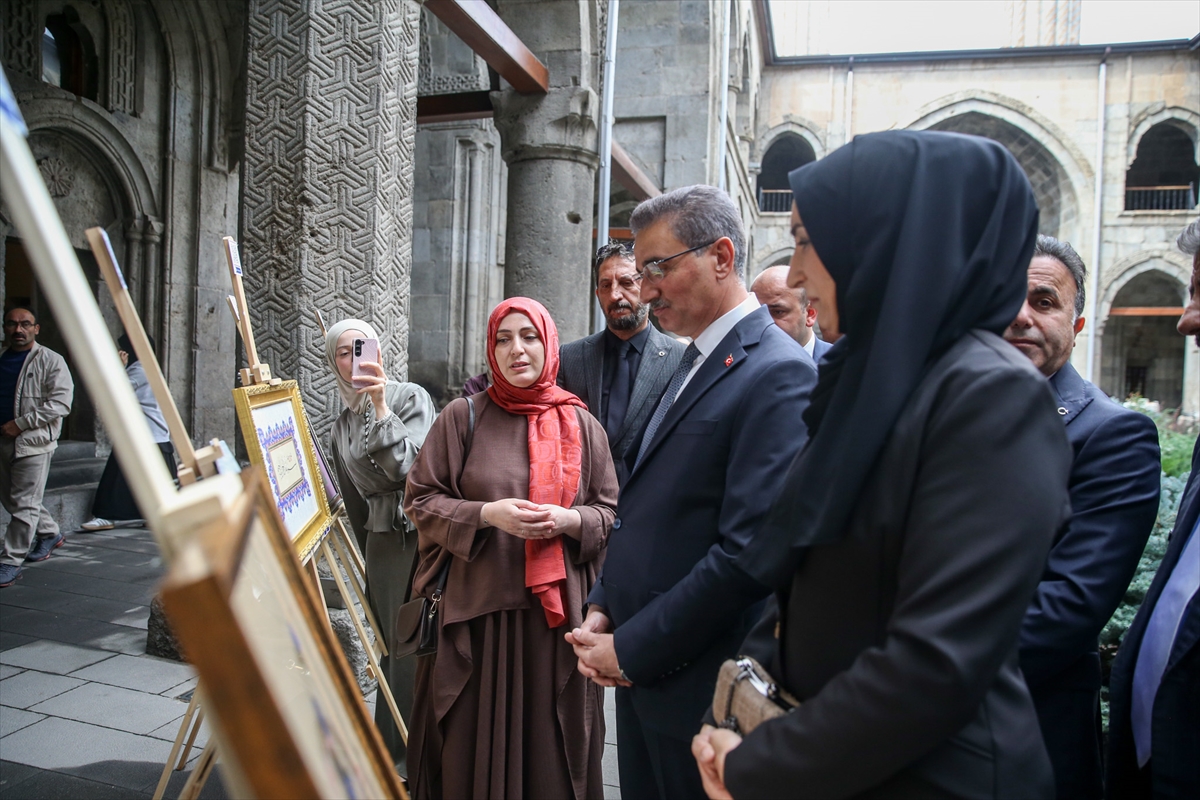 Vali Aydın Baruş: Erzurum'un kültürel zenginliği sergide