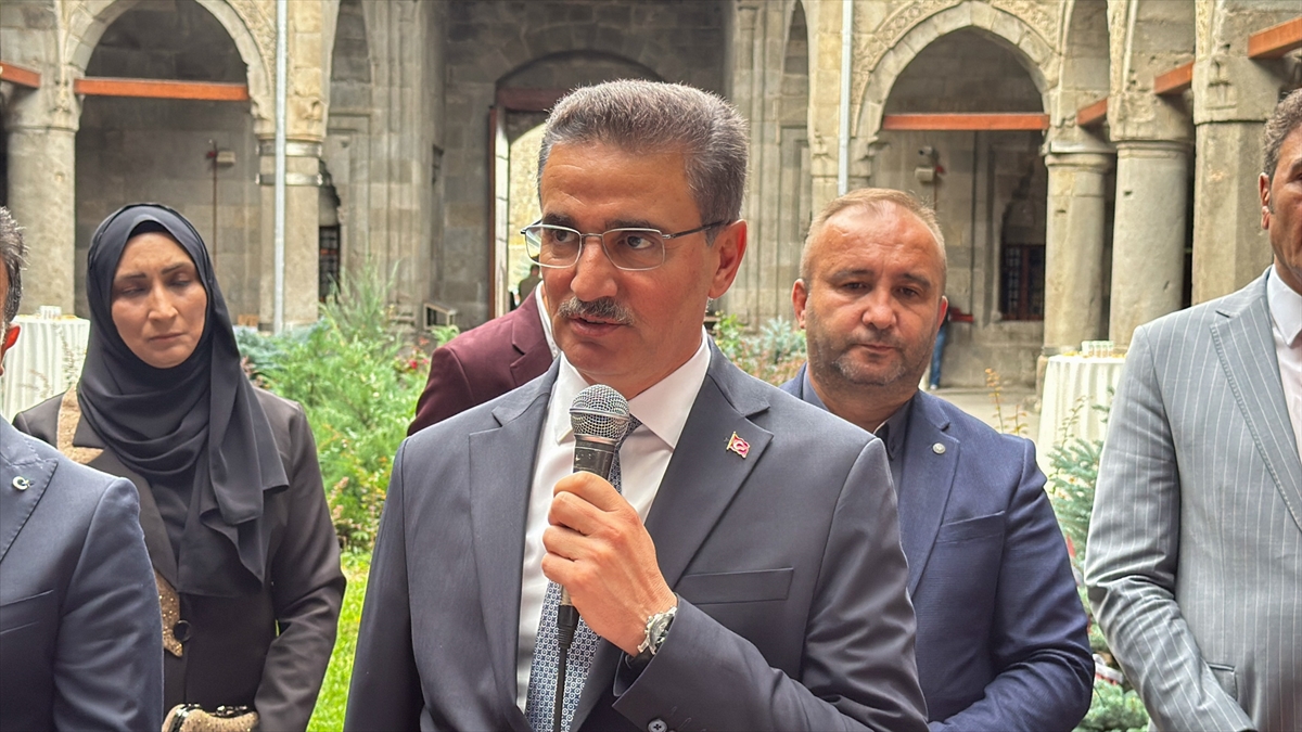 Vali Aydın Baruş: Erzurum'un kültürel zenginliği sergide