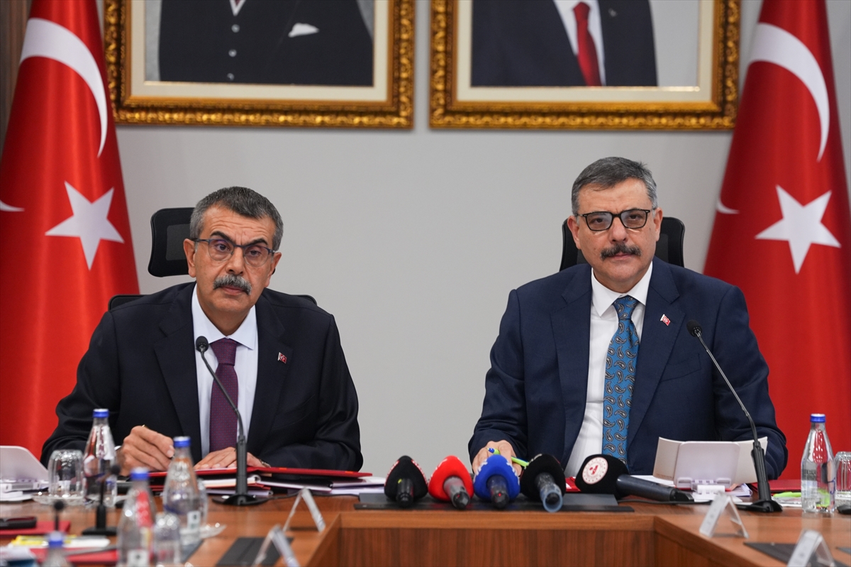 İçişleri Bakanı Çiftçi, "Okul Güvenliği" toplantısında konuştu: