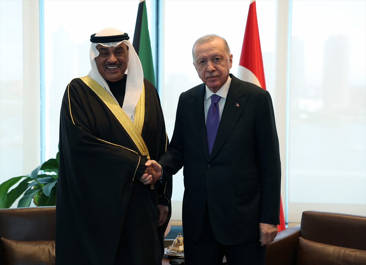 Cumhurbaşkanı Erdoğan, Kuveyt Veliaht Prensi Sabah ile görüştü