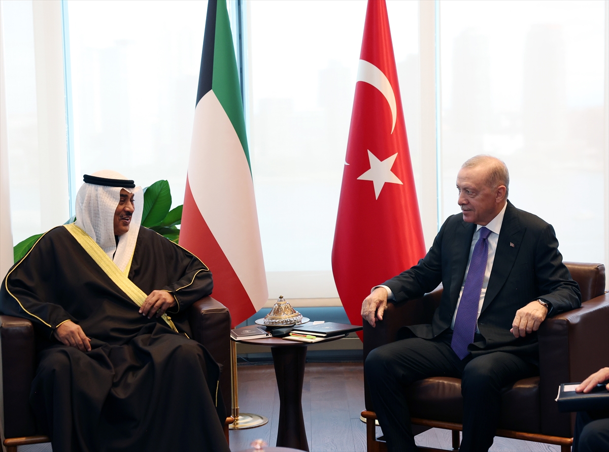 Cumhurbaşkanı Erdoğan, Kuveyt Veliaht Prensi Sabah ile görüştü