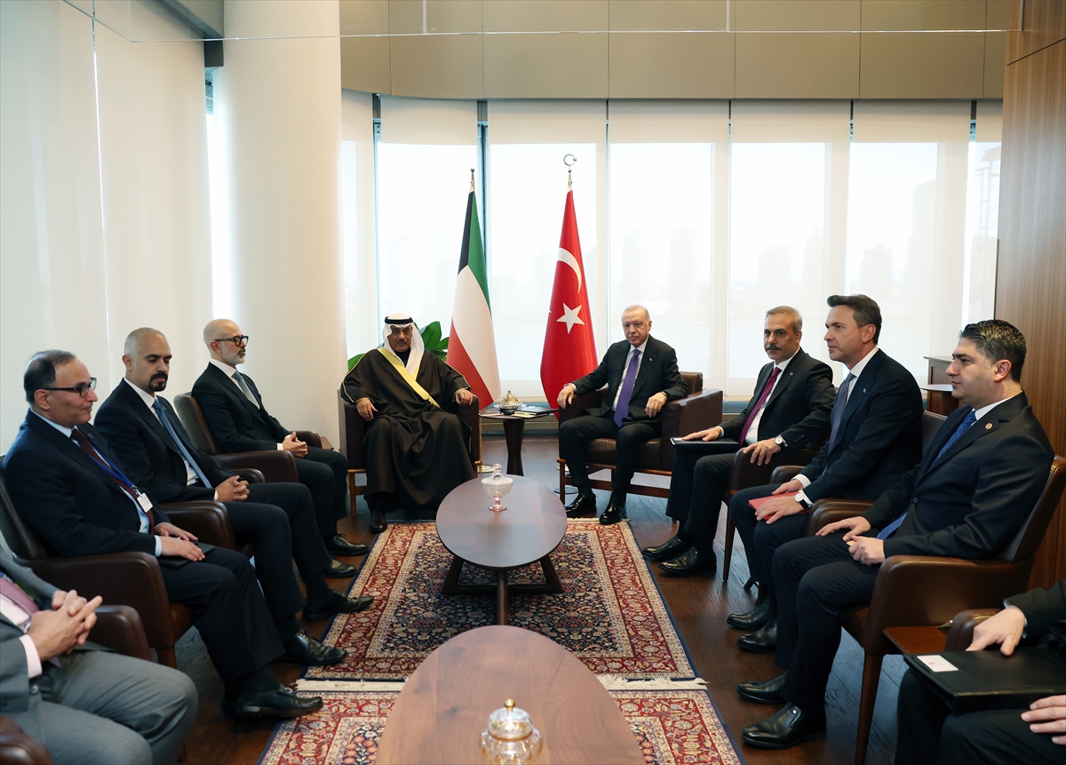 Cumhurbaşkanı Erdoğan, Kuveyt Veliaht Prensi Sabah ile görüştü