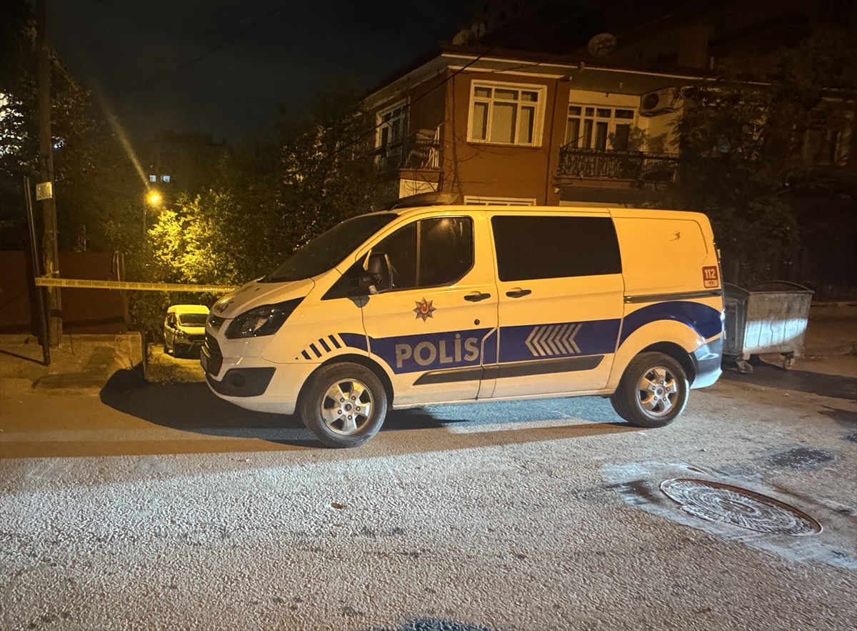 GÜNCELLEME - Başkentte bir apartman dairesinde 3 erkek cesedi bulundu