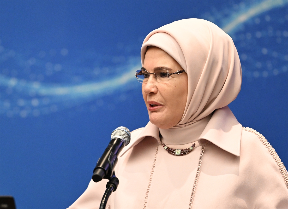 Emine Erdoğan, BM'de çocuklar için güvenli dijital sistemlerin inşasına ilişkin programda konuştu: