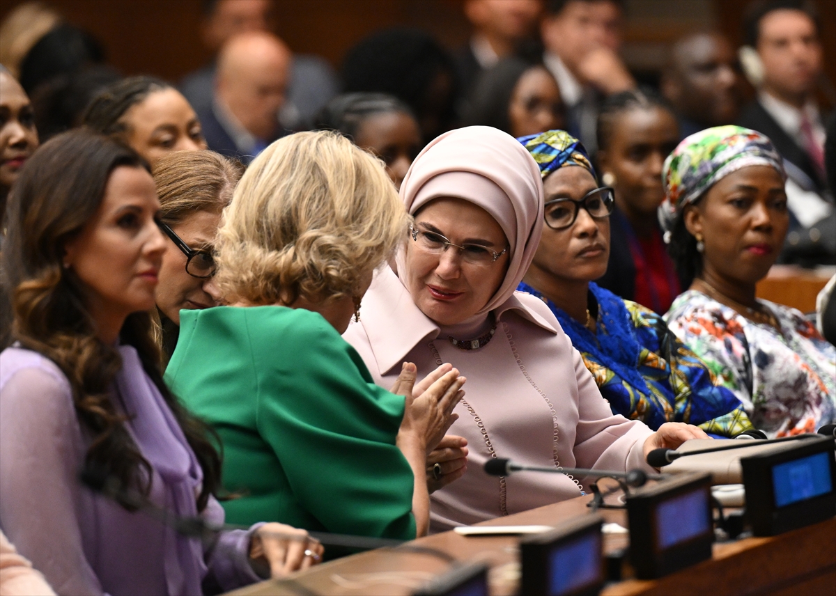 Emine Erdoğan, BM'de çocuklar için güvenli dijital sistemlerin inşasına ilişkin programda konuştu: