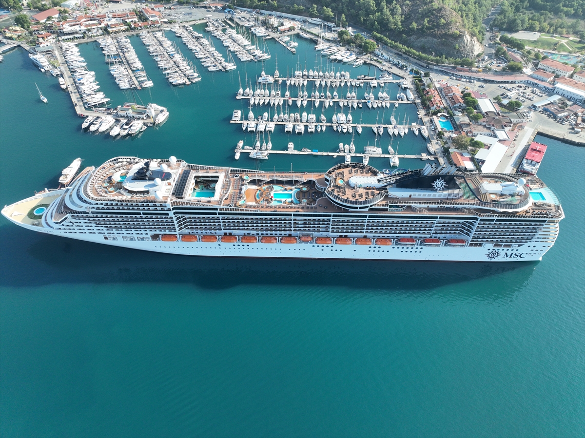 MSC Divina kruvaziyeri Marmaris'e 3 bin 893 turist getirdi
