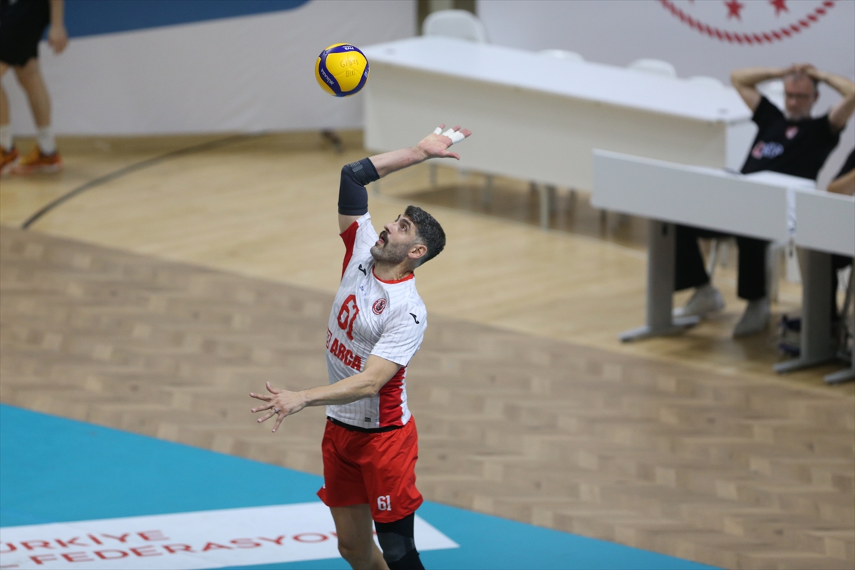 Gebze'de Dursun Ali Arslan anısına voleybol turnuvası sürüyor