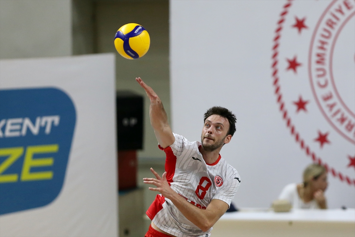 Gebze'de Dursun Ali Arslan anısına voleybol turnuvası sürüyor