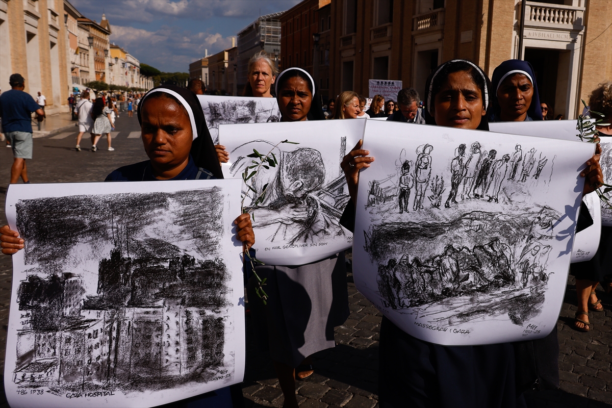 Pat Browne: Rahipler Roma'da Filistin soykırımını protesto etti