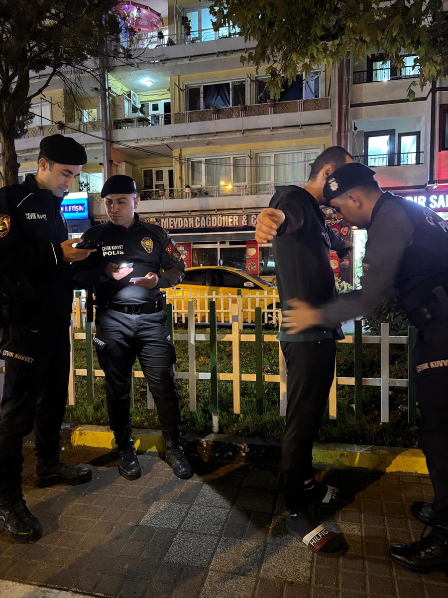 Bursa Gürsu'da polis uygulaması: Silah ve uyuşturucu ele geçirildi