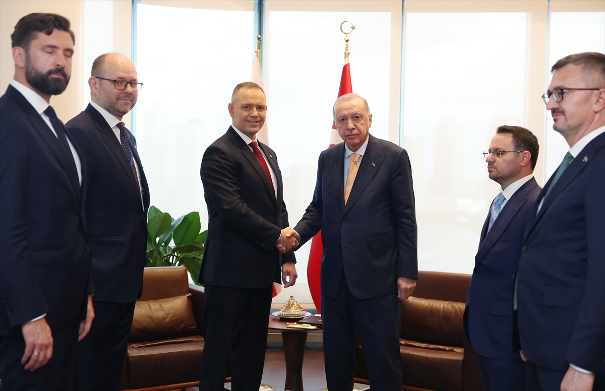 Cumhurbaşkanı Erdoğan: Polonya Cumhurbaşkanı Nawrocki ile görüştü