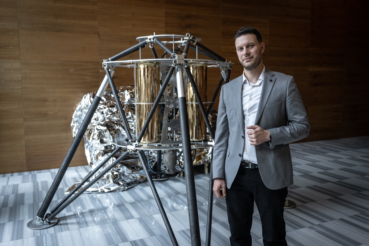 Emre Aklan: Ay'a dikey iniş test aracı prototipi tamamlandı