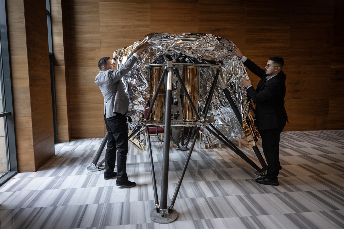 Emre Aklan: Ay'a dikey iniş test aracı prototipi tamamlandı