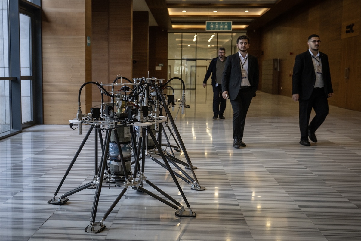Emre Aklan: Ay'a dikey iniş test aracı prototipi tamamlandı