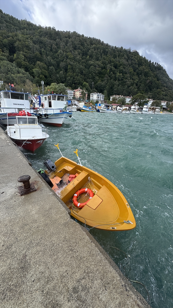 Kastamonu Abana'da fırtına balıkçıları vurdu: Sandal battı