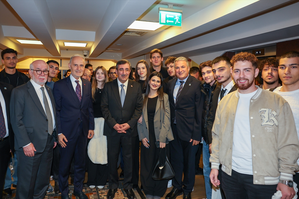Cevdet Yılmaz: Türkiye istikrarını koruyarak cazibe merkezi olacak