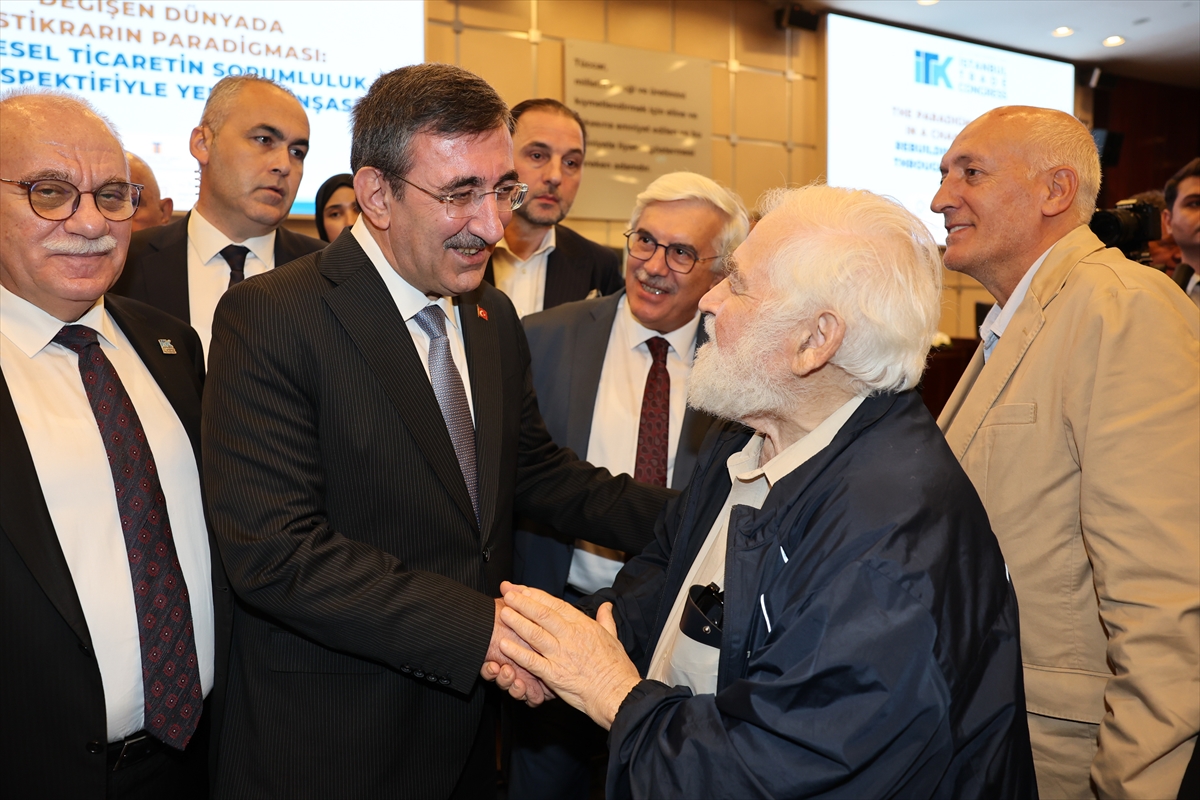 Cevdet Yılmaz: Türkiye istikrarını koruyarak cazibe merkezi olacak