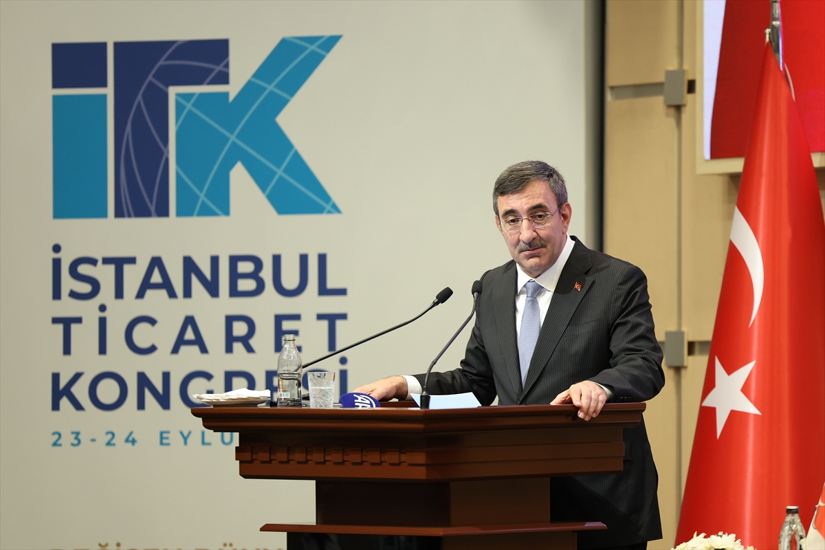 Cevdet Yılmaz: Türkiye istikrarını koruyarak cazibe merkezi olacak
