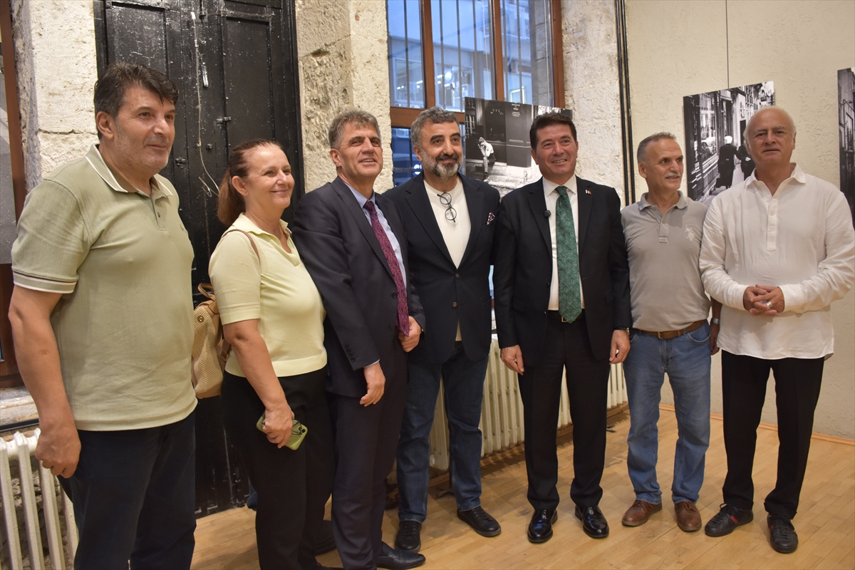 Trabzon'da Paris Yalnızlığı sergisi sanatseverlerle buluştu