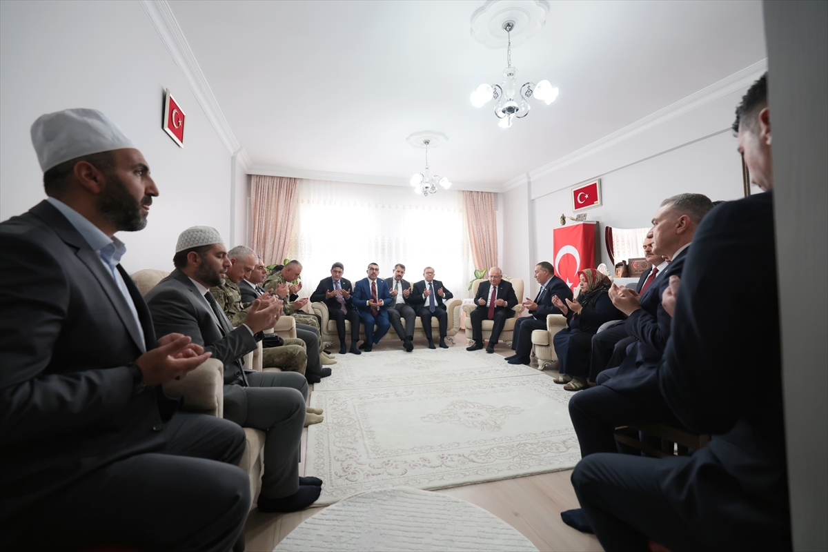Bakan Güler: Şehit Emin Polat'ın ailesine ziyaret