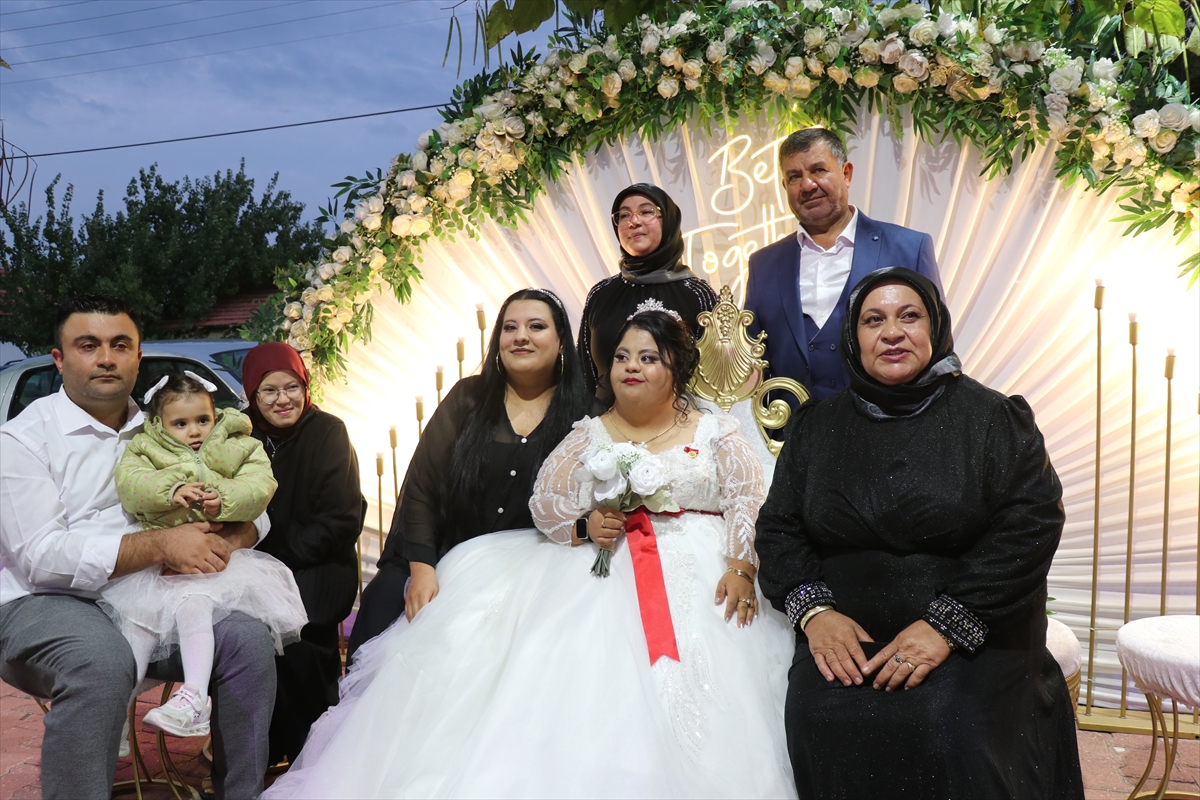 Elif Aldemir'e temsili düğün: Burdur'da büyük mutluluk yaşandı
