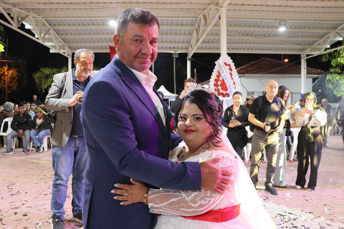 Elif Aldemir'e temsili düğün: Burdur'da büyük mutluluk yaşandı