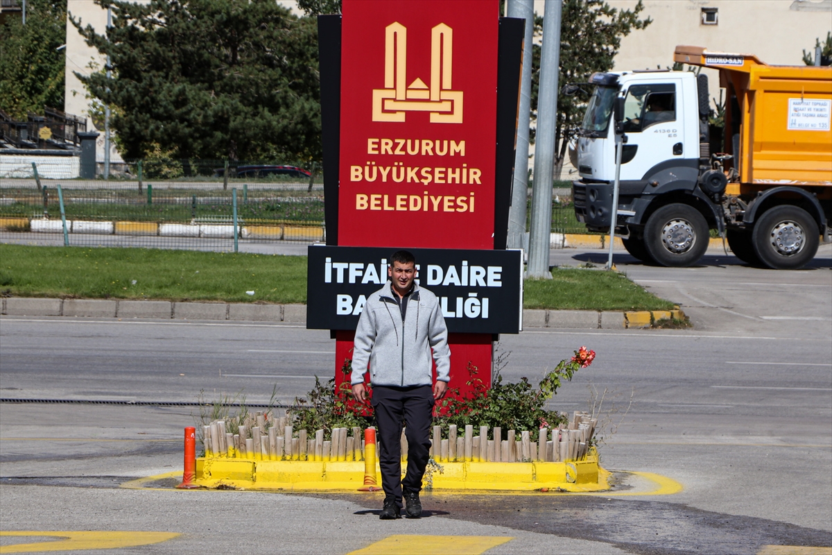 Çocukken gönül verdiği baba ve amca mesleğinde 11 yıldır alevleri söndürmeye koşuyor