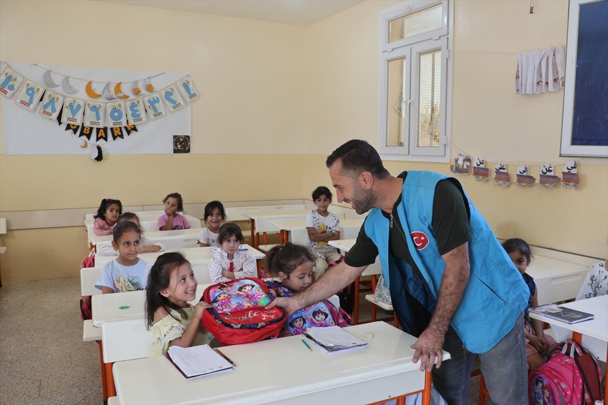 'Bir Öğrenci Yetiştiriyorum' kampanyasıyla eğitime destek