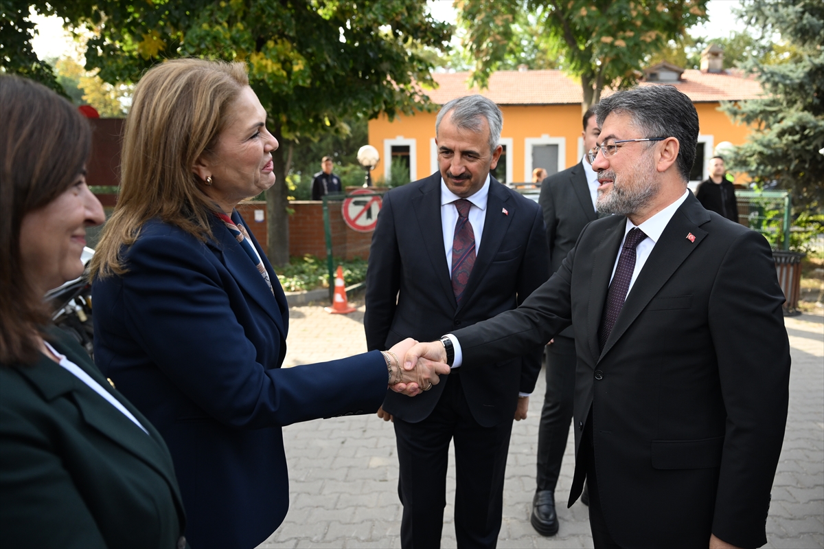 Tarım ve Orman Bakanı Yumaklı, Edirne Valiliğini ziyaret etti