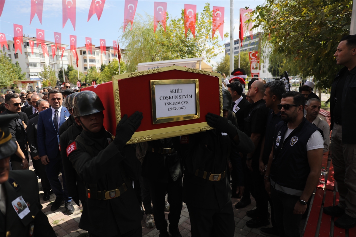 Şehit Uzman Çavuş Coşkun Sevim Elazığ'da son yolculuğuna uğurlandı