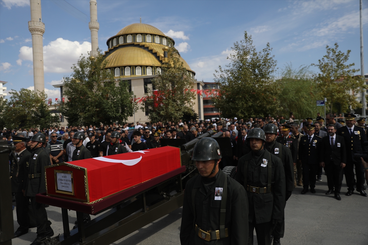 Şehit Uzman Çavuş Coşkun Sevim Elazığ'da son yolculuğuna uğurlandı