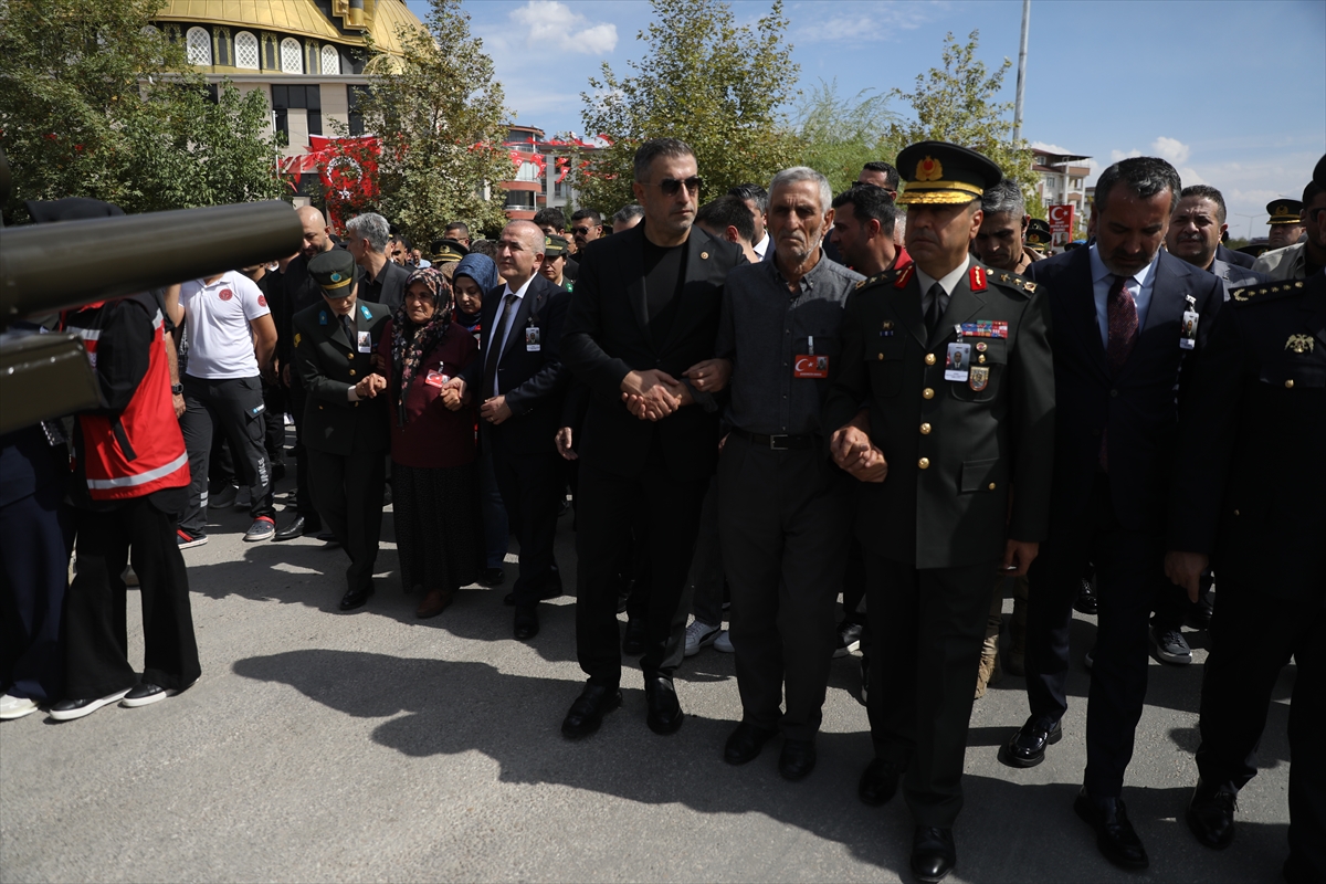 Şehit Uzman Çavuş Coşkun Sevim Elazığ'da son yolculuğuna uğurlandı
