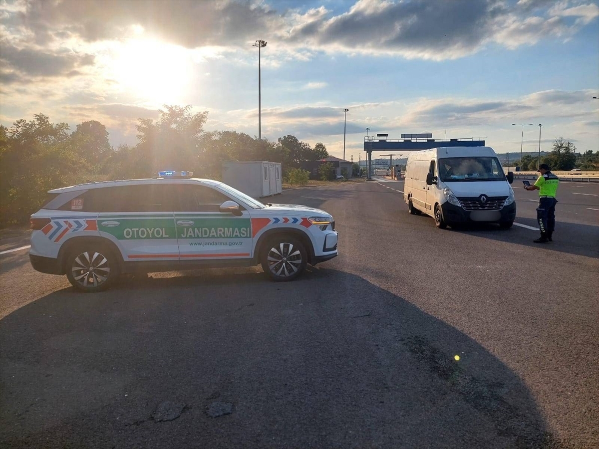 Sakarya'da belgesiz midye ve küçükbaş hayvanlara el konuldu
