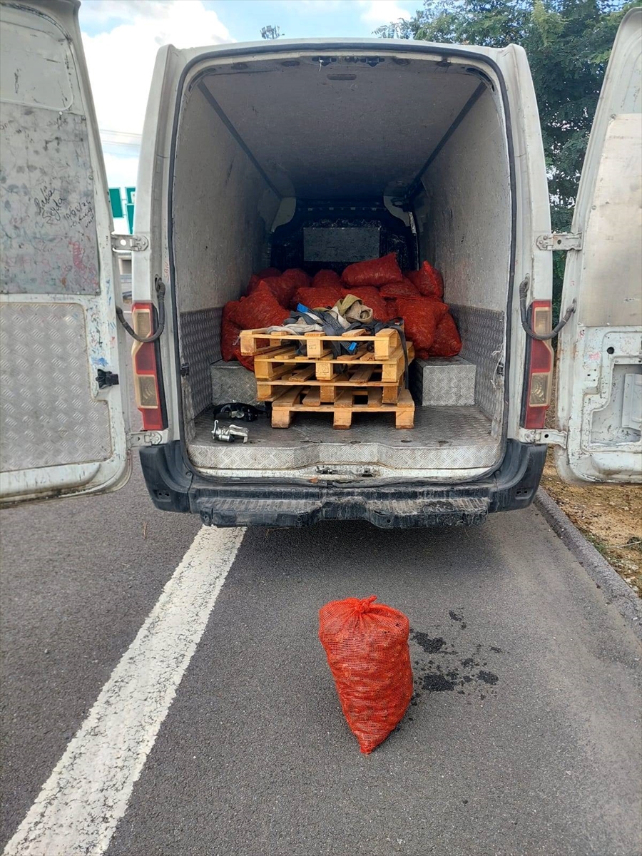 Sakarya'da belgesiz midye ve küçükbaş hayvanlara el konuldu